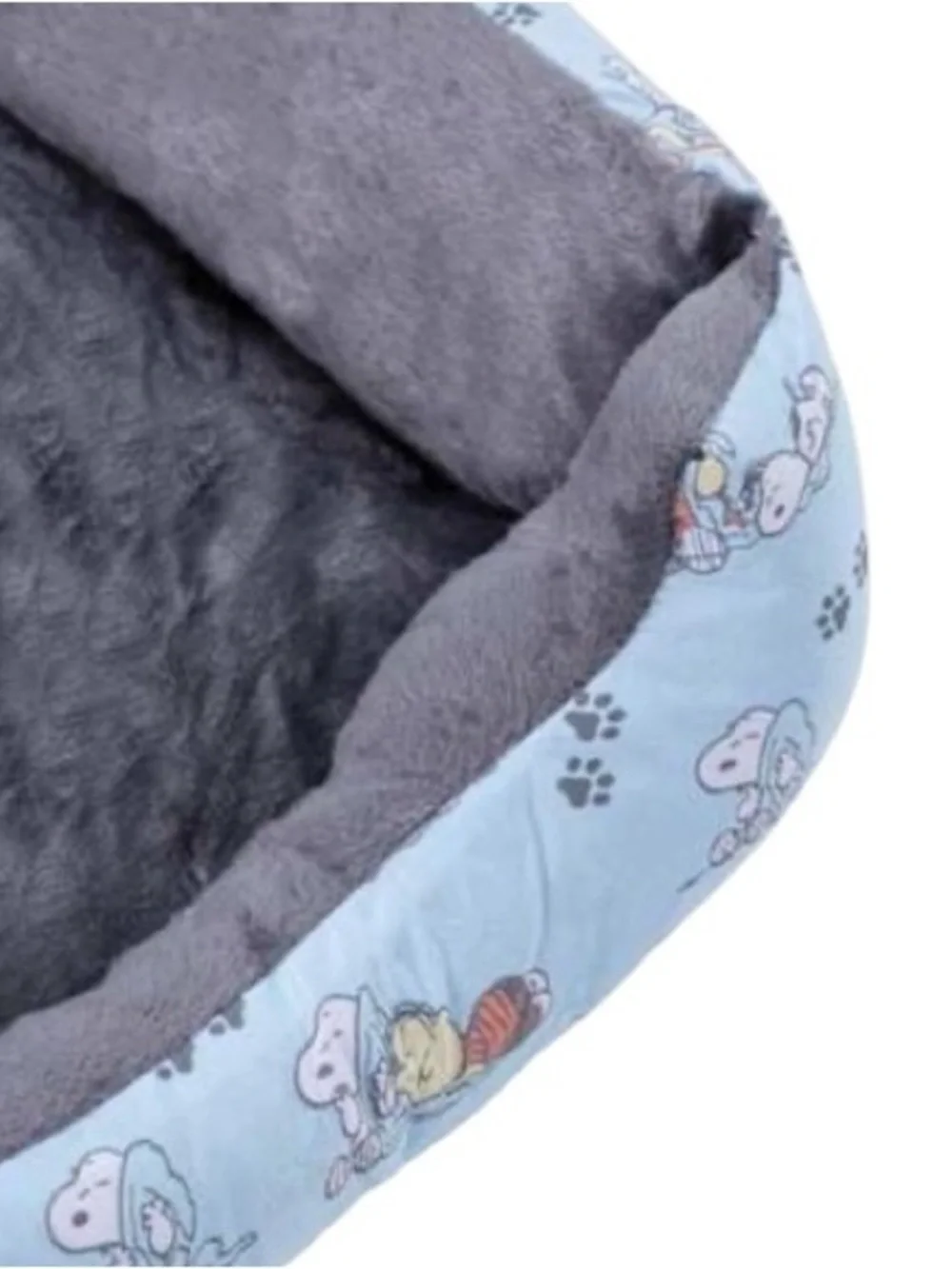 PEANUTS SNOOPY SLEEPY CLASSIC COZY PET BED